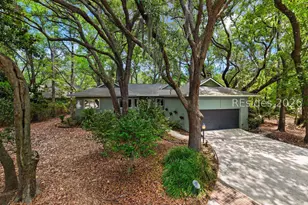 2 Trillium Ln, Hilton Head Island, SC 29926 - Photo 3