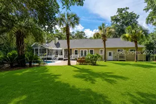 81 Dolphin Point Dr, Beaufort, SC 29907 - Photo 5