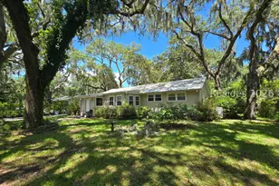 1403 Newcastle St, Beaufort, SC 29902 - Photo 1
