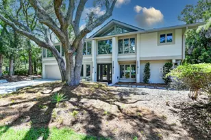 21 Barnacle Rd, Hilton Head Island, SC 29928 - Photo 1
