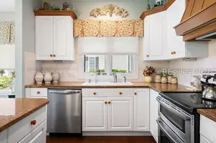 7 Lenox Ln, Hilton Head Island, SC 29926 - Photo 17