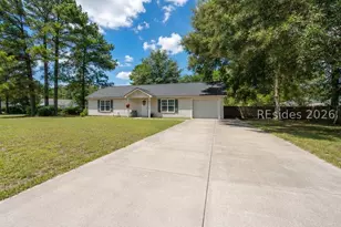 77 Pelican Cir, Beaufort, SC 29906 - Photo 3