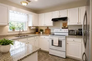 17 Monticello Dr, Hilton Head Island, SC 29926 - Photo 17