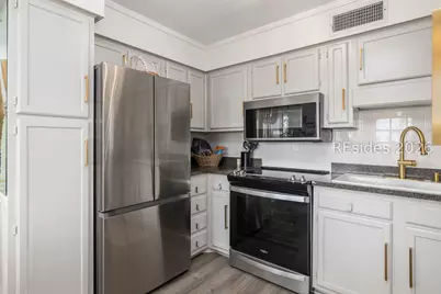 40 Folly Field Road #215, Hilton Head Island, SC 29928 - Photo 11
