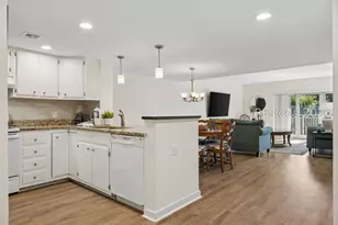 22 Lighthouse Rd, Hilton Head Island, SC 29928 - Photo 13