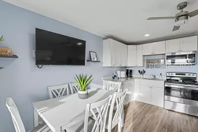 40 Folly Field Road #C229, Hilton Head Island, SC 29928 - Photo 5
