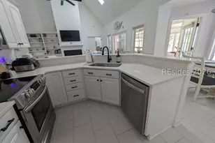 77 James F Byrnes St, Beaufort, SC 29907 - Photo 9