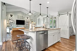 226 S Sea Pines Dr, Hilton Head Island, SC 29928 - Photo 9