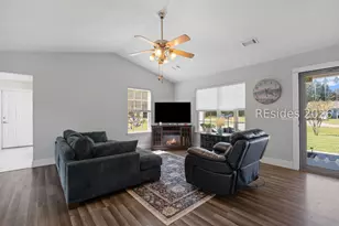 16 Blacksmith Cir, Beaufort, SC 29906 - Photo 9