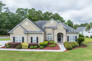 10 Crescent Cir, Bluffton, SC 29910 - Photo 1