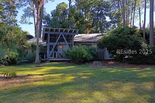 29 E Myrtle Ct, Hilton Head Island, SC 29926 - Photo 1
