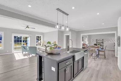 15 Vine Street, Hilton Head Island, SC 29926 - Photo 1