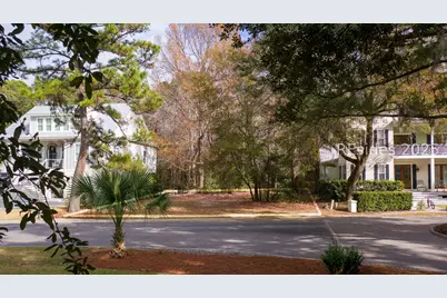 18 Paddocks Boulevard, Hilton Head Island, SC 29926 - Photo 1