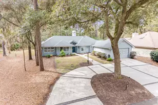 8 Edgewood Ct, Hilton Head Island, SC 29926 - Photo 1