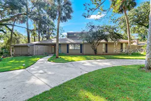 43 Woodbine Pl, Hilton Head Island, SC 29928 - Photo 1