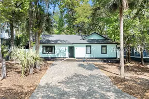 7 Heron St, Hilton Head Island, SC 29928 - Photo 1