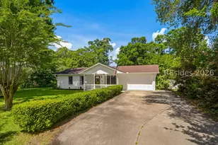 13 Blythewood Rd, Beaufort, SC 29907 - Photo 1