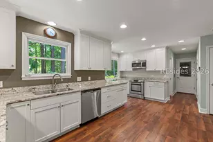 54 Edgewood Dr, Hilton Head Island, SC 29926 - Photo 1