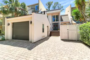 18 Spinnaker Ct, Hilton Head Island, SC 29928 - Photo 1