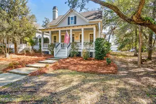 611 Huguenin Dr, Beaufort, SC 29902 - Photo 5