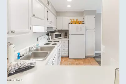 40 Folly Field Road #234, Hilton Head, SC 29928 - Photo 5