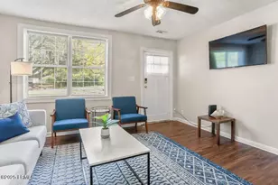 162 James St, Beaufort, SC 29902 - Photo 3