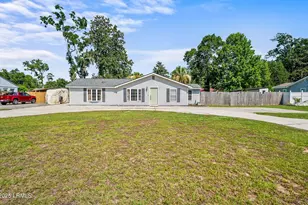 915 Belleview Cir W, Beaufort, SC 29902 - Photo 1