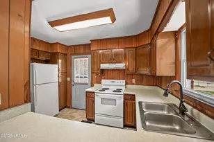 25 Miller Dr W, Beaufort, SC 29907 - Photo 9