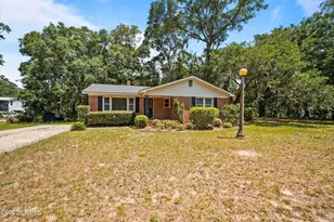 25 Miller Dr W, Beaufort, SC 29907 - Photo 1