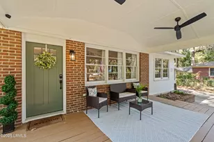 510 Center Dr W, Beaufort, SC 29902 - Photo 1