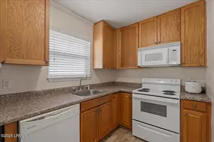 1 Taft St, Beaufort, SC 29902 - Photo 7