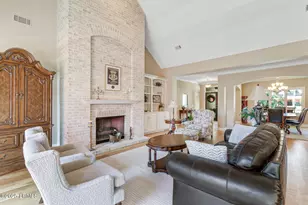 21 Strawberry Hill Rd, Hilton Head Island, SC 29928 - Photo 13