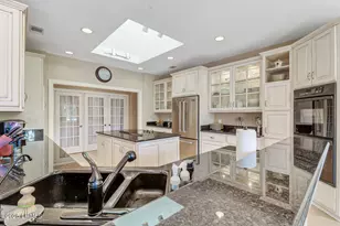 21 Strawberry Hill Rd, Hilton Head Island, SC 29928 - Photo 15