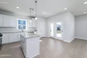 1117 Salty Hammock Ct, Beaufort, SC 29902 - Photo 3