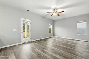 25 Chestnut St, Beaufort, SC 29906 - Photo 9