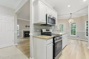 40 Victoria Square Dr, Hilton Head Island, SC 29926 - Photo 9