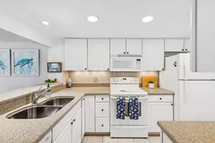 113 Shipyard Dr, Hilton Head Island, SC 29928 - Photo 9