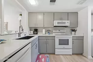 26 S Forest Beach Dr, Hilton Head Island, SC 29928 - Photo 11