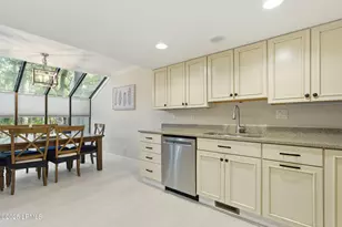 125 Shipyard Dr, Hilton Head Island, SC 29928 - Photo 19