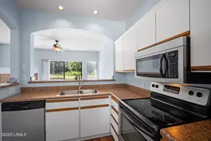 5 Gumtree Rd, Hilton Head Island, SC 29926 - Photo 15