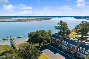 895 Ribaut Rd, Beaufort, SC 29902 - Photo 11