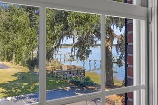 895 Ribaut Rd, Beaufort, SC 29902 - Photo 19
