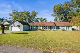 5957 Pleasant Farm Dr, Beaufort, SC 29906 - Photo 1