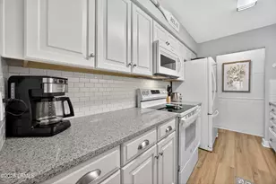 34 S Forest Beach Dr, Hilton Head Island, SC 29928 - Photo 9