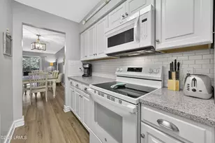 34 S Forest Beach Dr, Hilton Head Island, SC 29928 - Photo 11