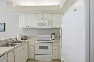 19 Wimbledon Ct, Hilton Head Island, SC 29928 - Photo 7