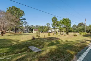 351 Brickyard Point Rd N, Beaufort, SC 29907 - Photo 15