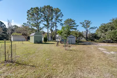 351 Brickyard Point Road N, Beaufort, SC 29907 - Photo 17