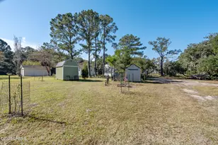 351 Brickyard Point Rd N, Beaufort, SC 29907 - Photo 17