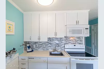 40 Folly Field Road #246c, Hilton Head, SC 29928 - Photo 3